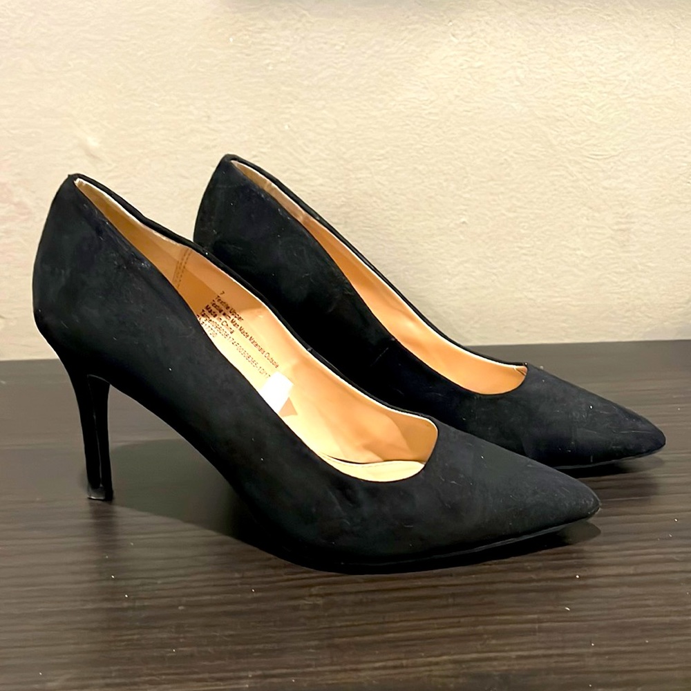 Black high heels like new